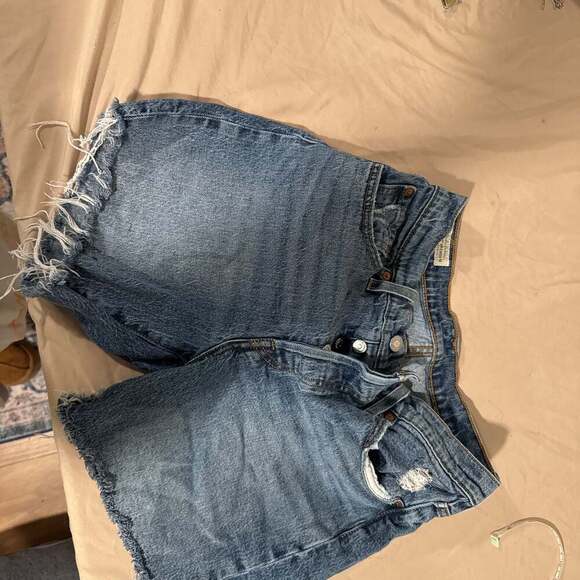 501® Original Fit High Rise Women's Shorts - Medium Wash size w27 - Picture 1 of 2